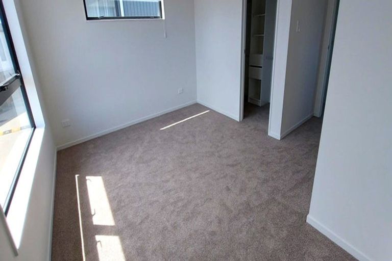 Photo of property in 20a Mackenzie Street, Te Atatu South, Auckland, 0610