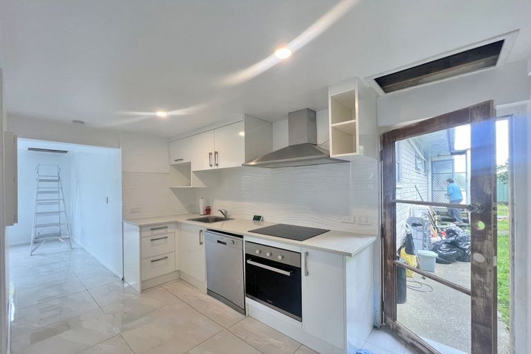 Photo of property in 60 Jandell Crescent, Bucklands Beach, Auckland, 2014