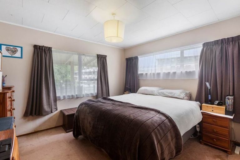 Photo of property in 106 Stanley Road, Glenfield, Auckland, 0629