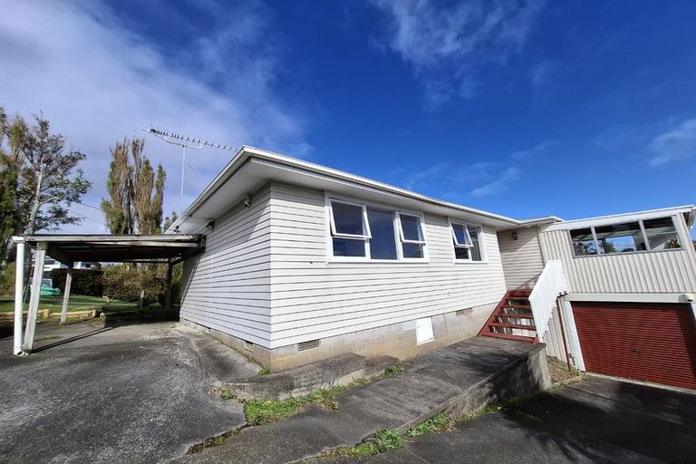 Photo of property in 1/23 Drome View Place, Beach Haven, Auckland, 0626