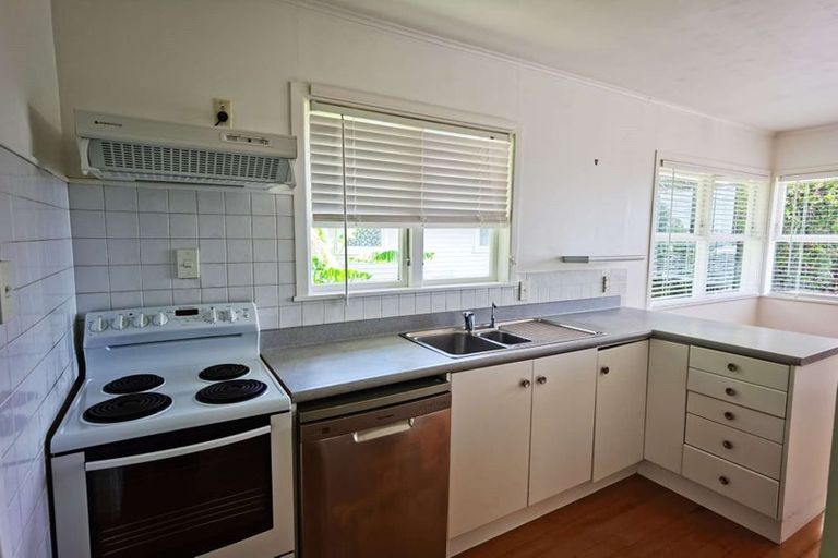 Photo of property in 37 Rosalind Road, Glenfield, Auckland, 0629