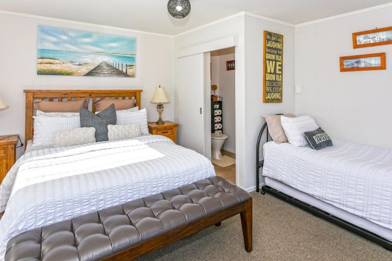 Photo of property in 104 Kiwi Road, Whangamata, 3620