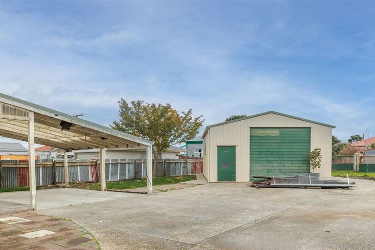 Photo of property in 32 Peel Street, Westport, 7825