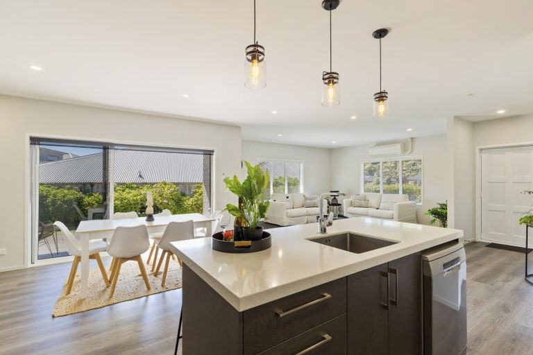 Photo of property in 7 Frederick Place, Whalers Gate, New Plymouth, 4310