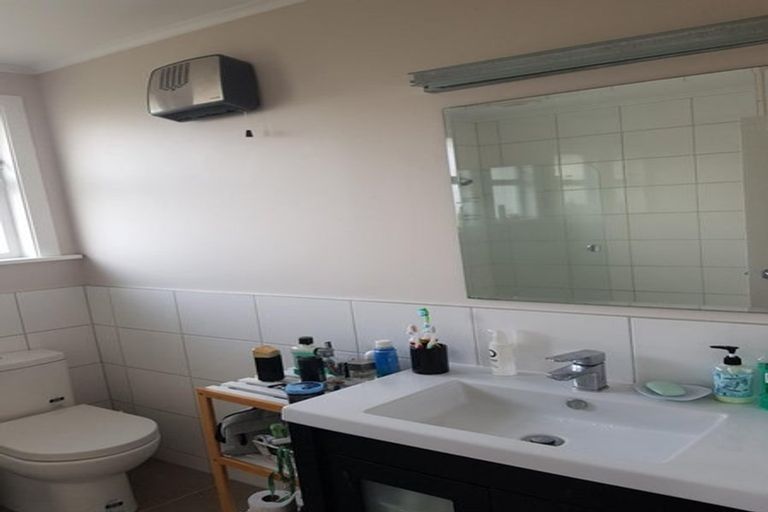 Photo of property in 5 Hillary Street, Tawa, Wellington, 5028