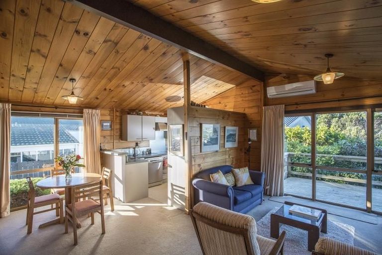 Photo of property in 166 Orangi Kaupapa Road, Northland, Wellington, 6012