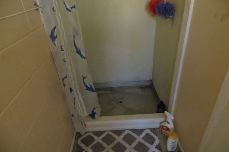 Photo of property in 18 Kent Street, Waiuku, 2123