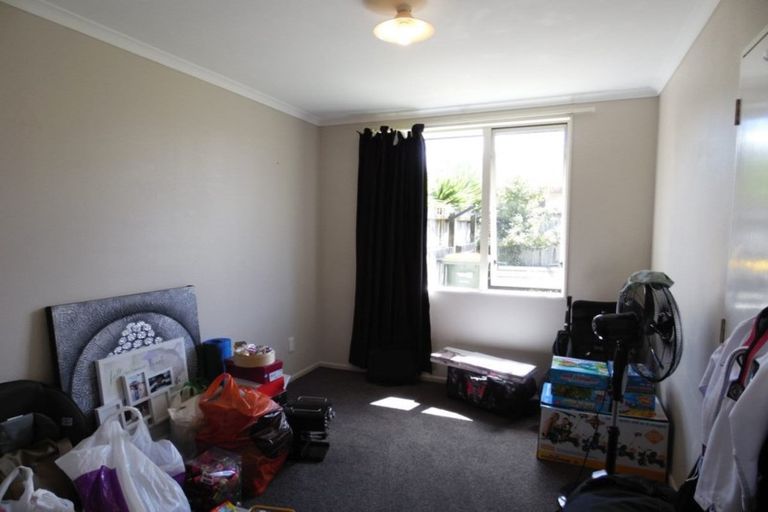 Photo of property in 24 Selak Place, Glen Eden, Auckland, 0602