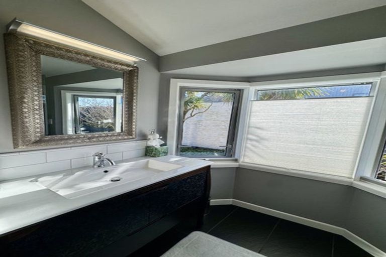 Photo of property in 45 The Crescent, Roseneath, Wellington, 6011