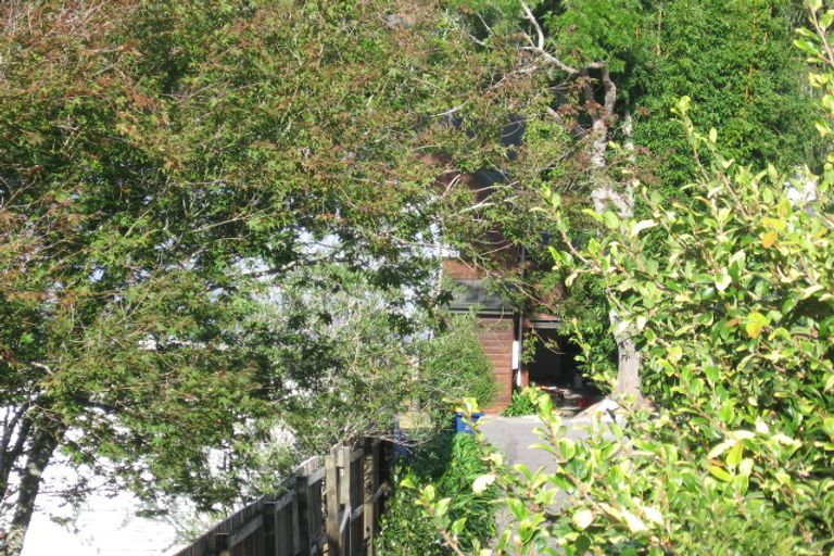 Photo of property in 37 Fairmount Road, Titirangi, Auckland, 0604