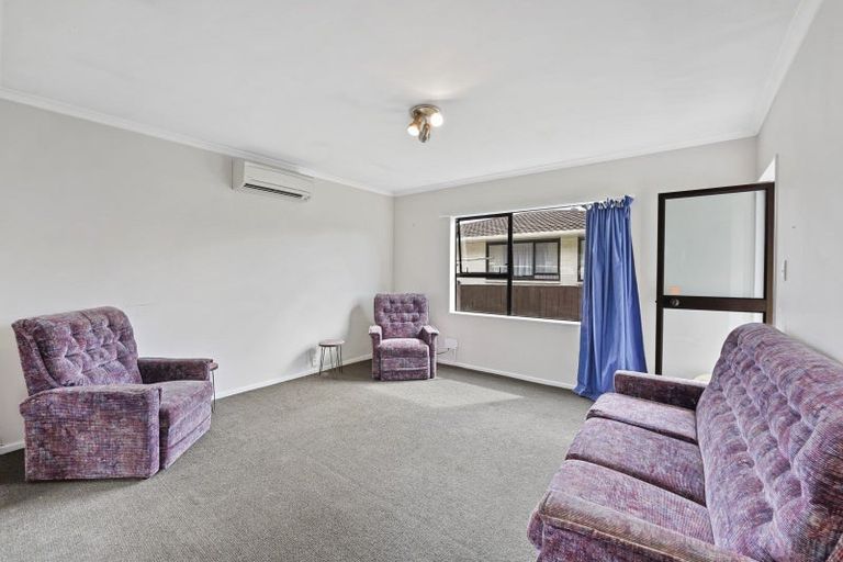 Photo of property in 51f1- Henry Street, Ebdentown, Upper Hutt, 5018