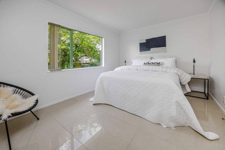 Photo of property in 16 Cumbrian Place, Conifer Grove, Takanini, 2112