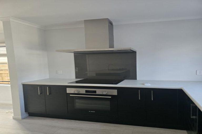 Photo of property in 7/64 Glen Road, Stokes Valley, Lower Hutt, 5019