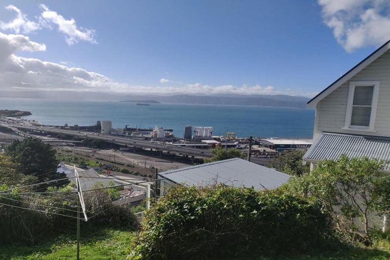 Photo of property in 11 Grosvenor Terrace, Wadestown, Wellington, 6012