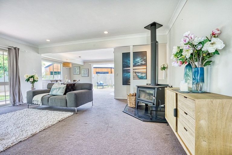 Photo of property in 11 Sunny Crescent, Huapai, Kumeu, 0810