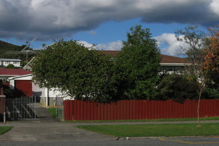 Photo of property in 4 Meremere Street, Wainuiomata, Lower Hutt, 5014