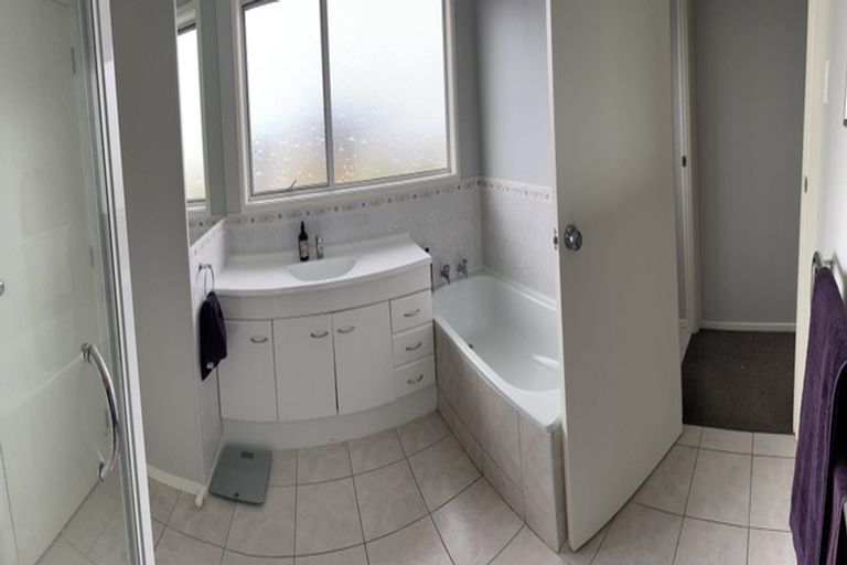 Photo of property in 4 Towra Place, Botany Downs, Auckland, 2010