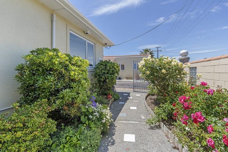 Photo of property in 50 Leslie Street, Waitara, 4320