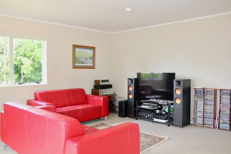 Photo of property in 2/39 Lancaster Road, Beach Haven, Auckland, 0626