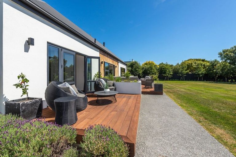 Photo of property in 8 Carnaby Close, St Albans, Christchurch, 8052