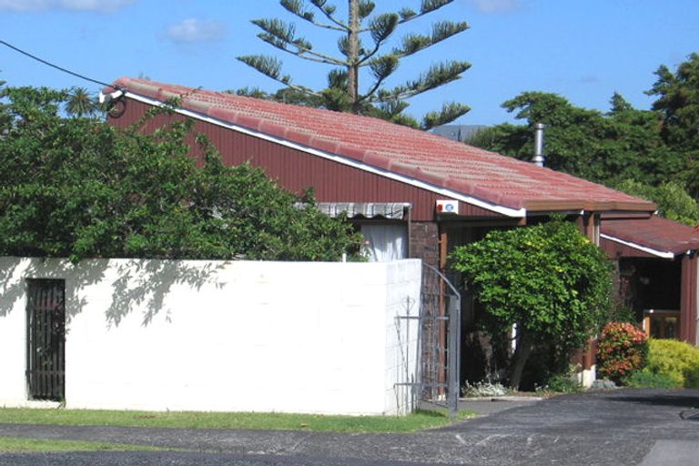 Photo of property in 2/24 Roseberry Avenue, Birkenhead, Auckland, 0626