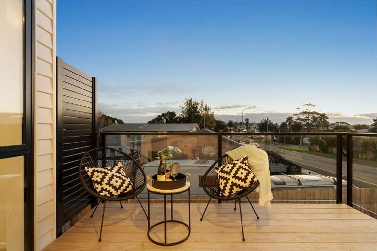 Photo of property in 935a Whangaparaoa Road, Manly, Whangaparaoa, 0930