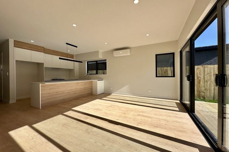 Photo of property in 32 Papai Lane, Massey, 0614