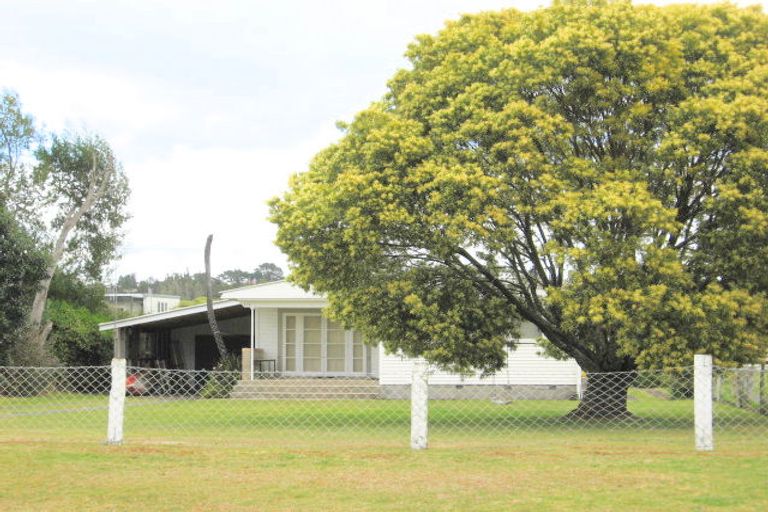 Photo of property in 209 Kiwi Road, Whangamata, 3620