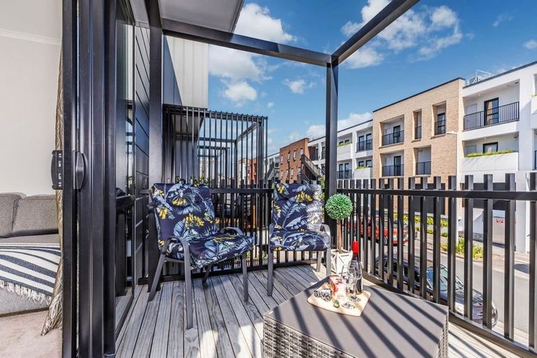 Photo of property in 62 Mapou Road, Hobsonville, Auckland, 0616