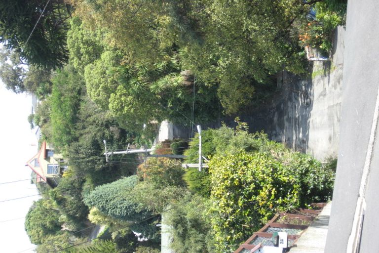 Photo of property in 16 Middleton Road, Kew, Dunedin, 9012