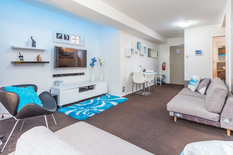 Photo of property in 2 White Road, Manurewa, Auckland, 2102