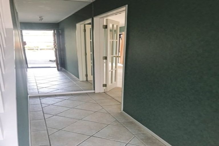 Photo of property in 1/8 Daria Place, Northpark, Auckland, 2013