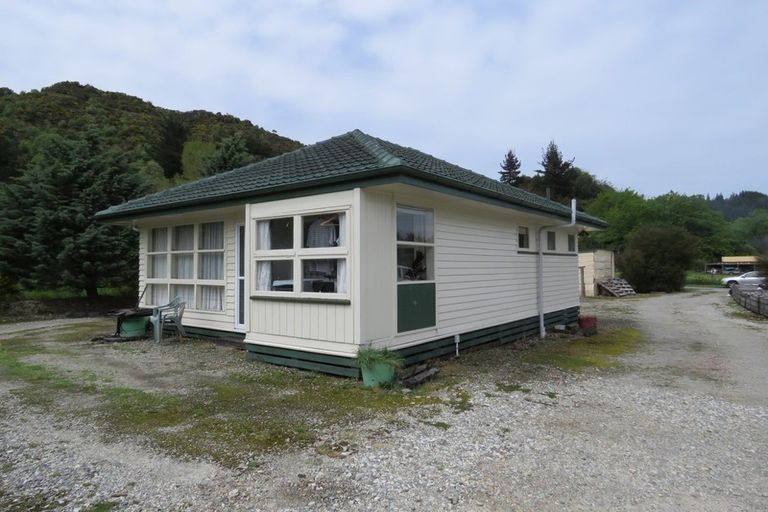 Photo of property in 2c&d Dunn Street, Reefton, 7830
