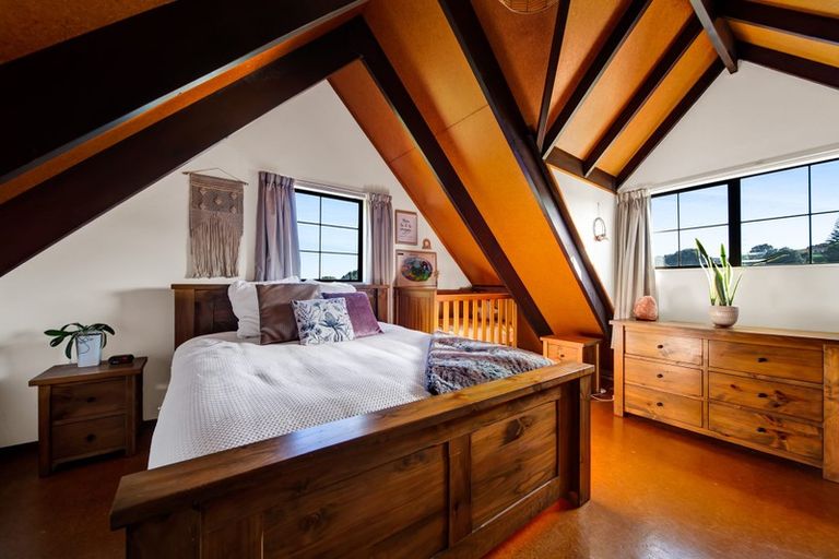 Photo of property in 31 Herekawe Drive, Spotswood, New Plymouth, 4310