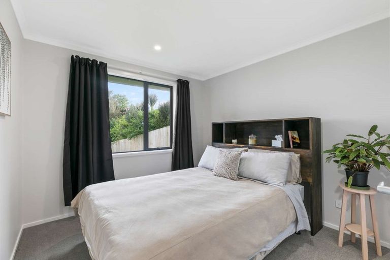 Photo of property in 36a Hand Road, Helensville, 0800