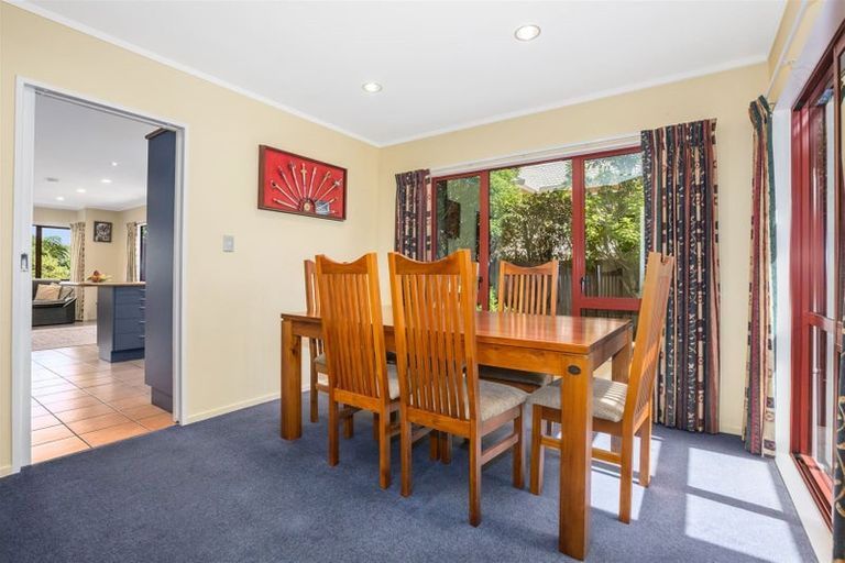 Photo of property in 12 Kilkelly Close, Tawa, Wellington, 5028