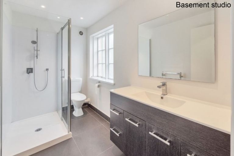 Photo of property in 4 Nelson Street, Helensville, 0800