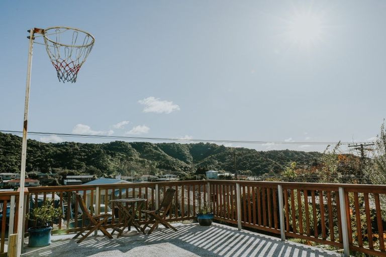 Photo of property in 45 Milton Terrace, Picton, 7220