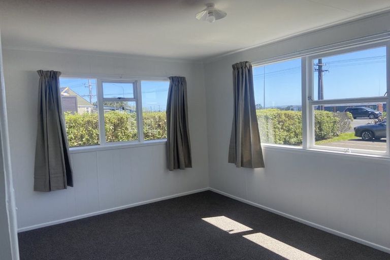 Photo of property in 403 Hobsonville Road, Hobsonville, Auckland, 0618