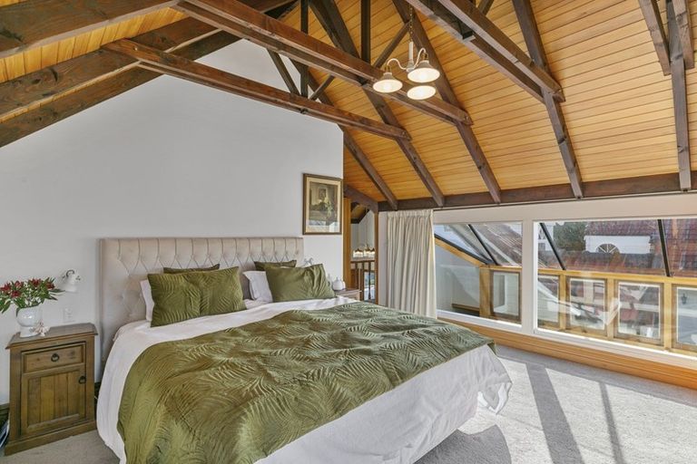 Photo of property in 4 Inverell Way, Seatoun, Wellington, 6022