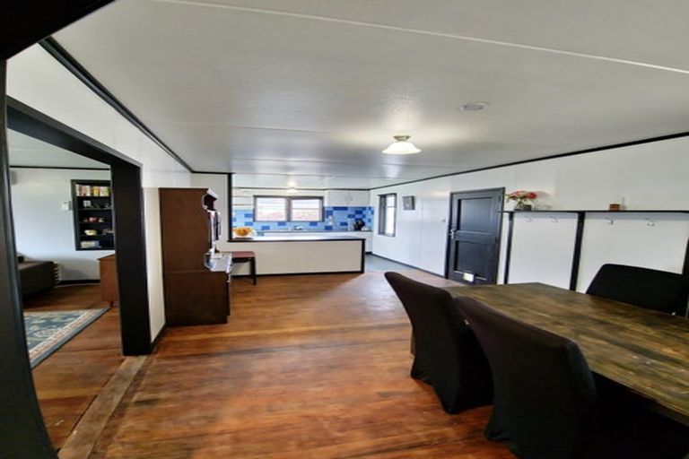 Photo of property in 11 Terrace Street, Marton, 4710