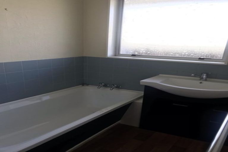 Photo of property in 2/12 Glen Place, Parklands, Christchurch, 8083