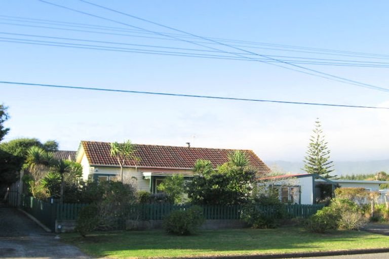 Photo of property in 19 Rauparaha Street, Waikanae Beach, Waikanae, 5036