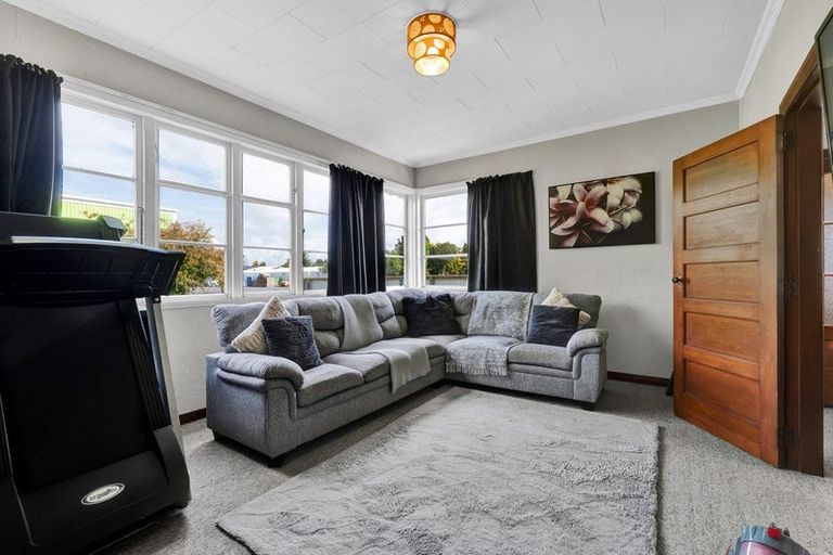 Photo of property in 33 Standish Street, Inglewood, 4330