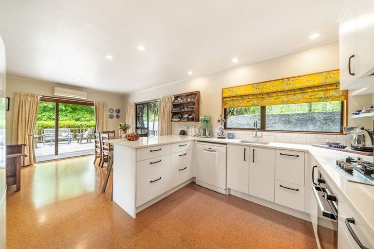 Photo of property in 16 Jocelyn Crescent, Pinehaven, Upper Hutt, 5019