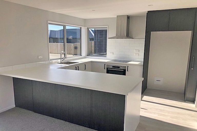 Photo of property in 4 Grey View Grove, Rangiora, 7400