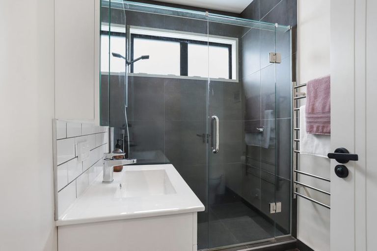 Photo of property in 26 Arataki Views Way, Glen Eden, Auckland, 0602