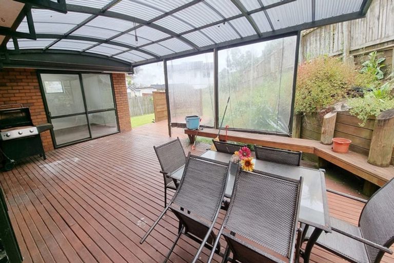 Photo of property in 11b Princess Maria Place, Massey, Auckland, 0614