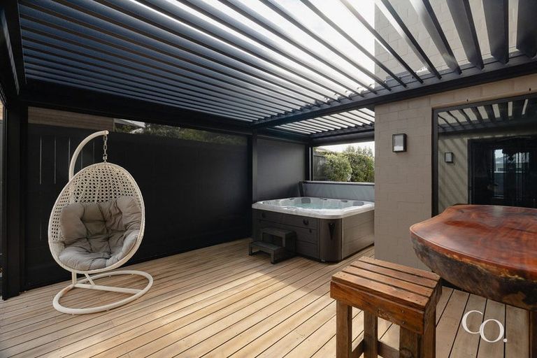 Photo of property in 49 Hinewa Road, Otumoetai, Tauranga, 3110