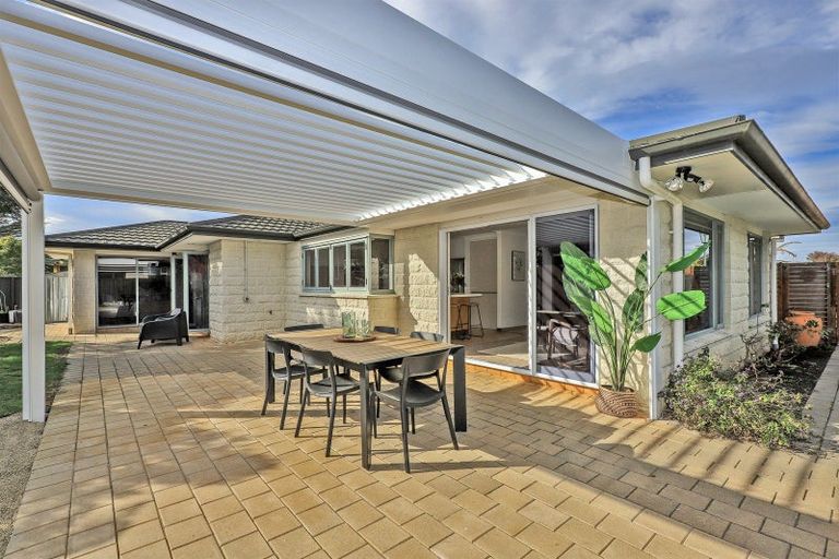 Photo of property in 28 Kensington Drive, Taradale, Napier, 4112